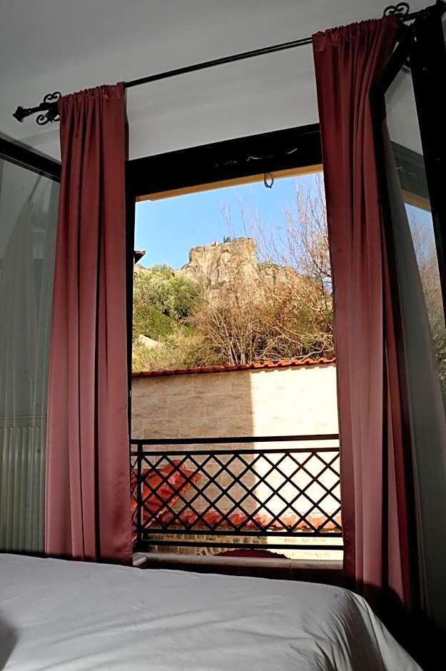 Dominique Rooms Meteora