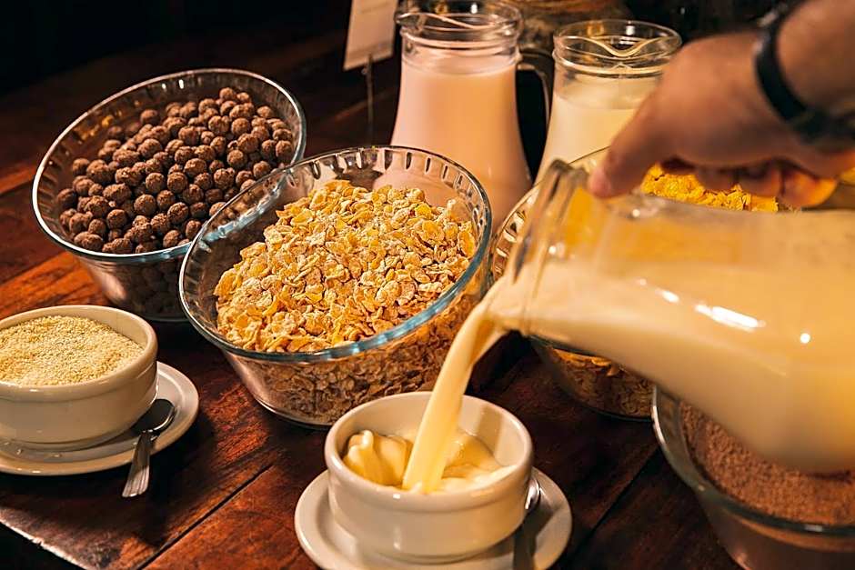 Hotel Raices Esturion