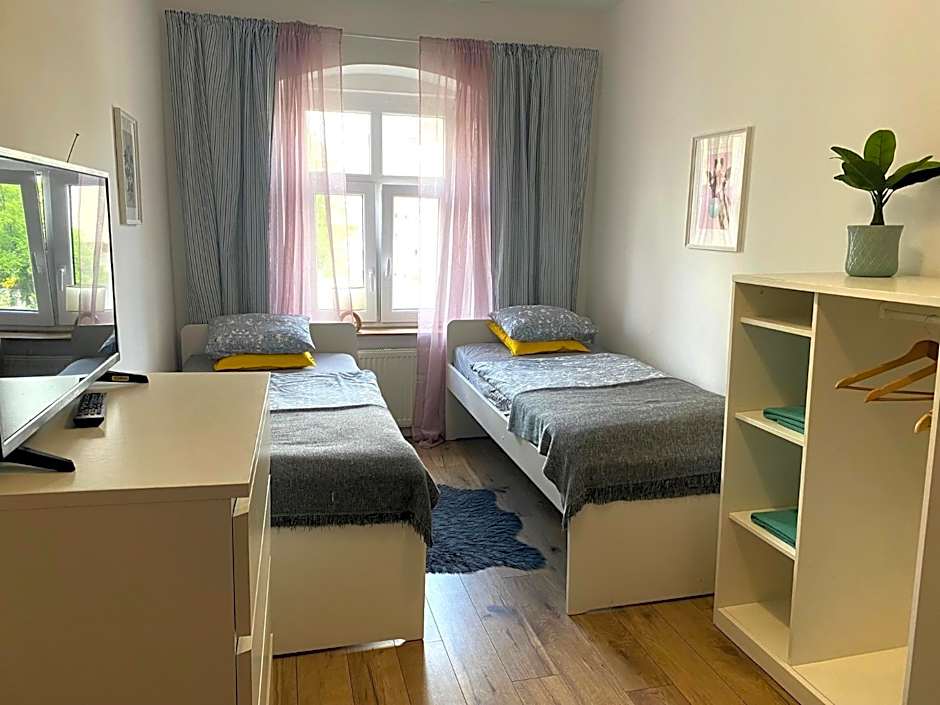 Lemuria Hostel Szkolna centrum