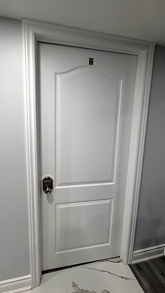 LUXURY 2-BEDROOMS UNIT WITH WIFI, LDR & PARKING.