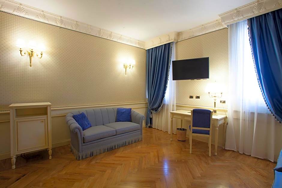 Photo 1 of 5 of Deluxe 1 Double Bed or 2 Beds