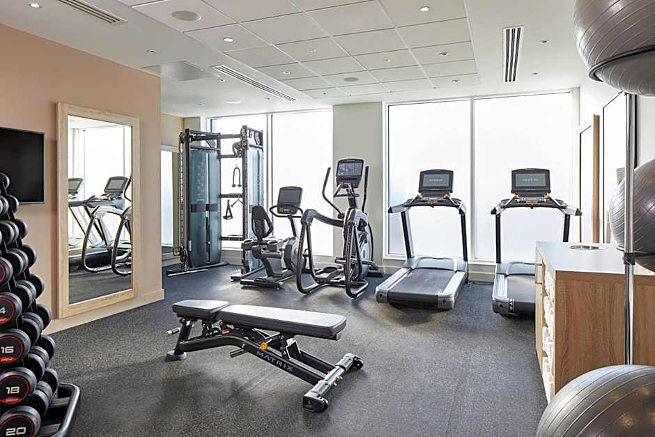 Courtyard By Marriott London City Airport