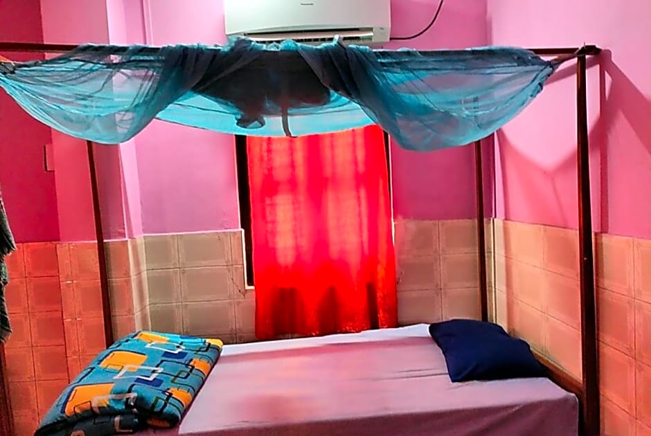 Goroomgo Central Guest House Agartala