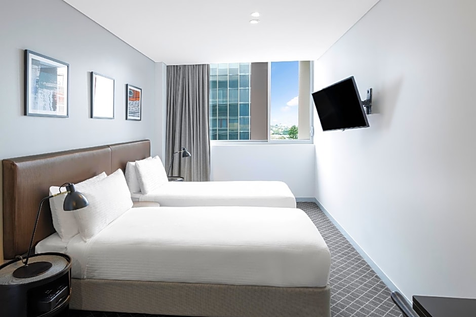 Foto 1 di 7 di Standard Studio 2 Twin Beds Suite
