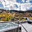 Independence Square 305, Remodeled, 3rd Floor Hotel Room in Aspen's Best Location