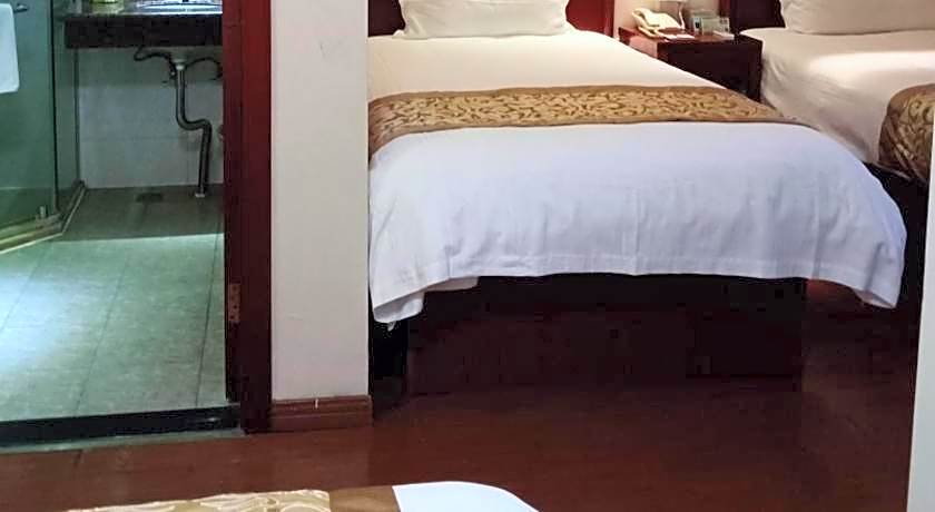 GreenTree Inn Jingjiang Bus Station Express Hotel