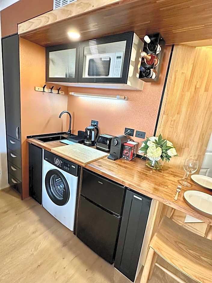 West End Central Apartments