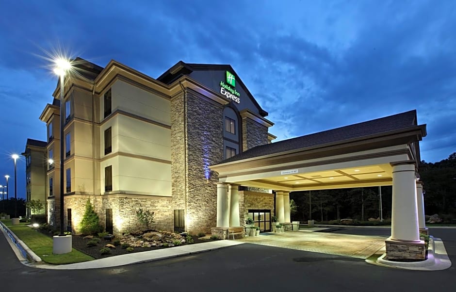 Holiday Inn Express & Suites Maumelle, an IHG Hotel