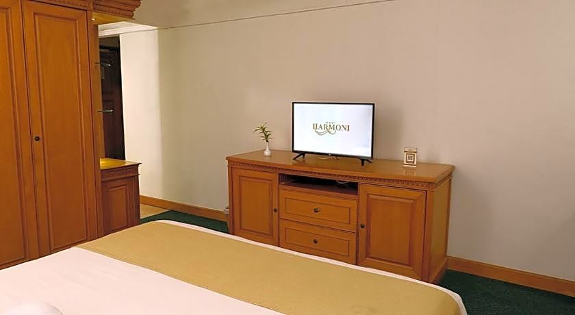 Harmoni Suites Hotel