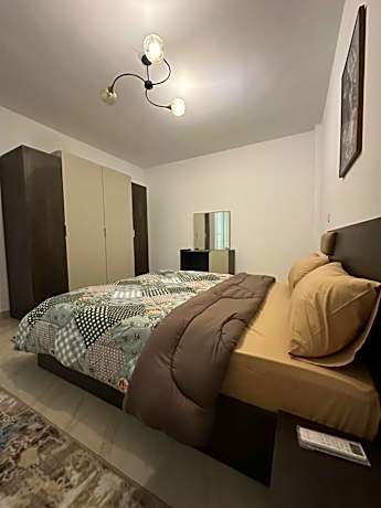 شقه فندقيه فرش جديد مكيفه بالكامل بمدينتي