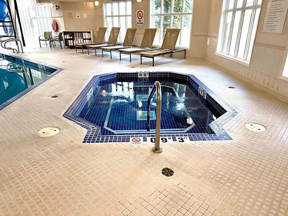 Holiday Inn Express Airdrie By IHG