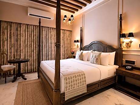 Superior Double Room:  Early Check-In upto 2 hours (subject to availability), Complimentary Welcome Drink on arrival, 10% off on Food & Beverages at F&B outlets