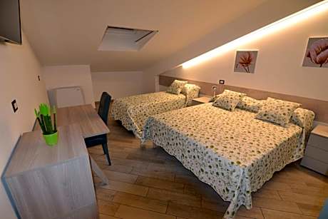 Triple Room with Private Bathroom