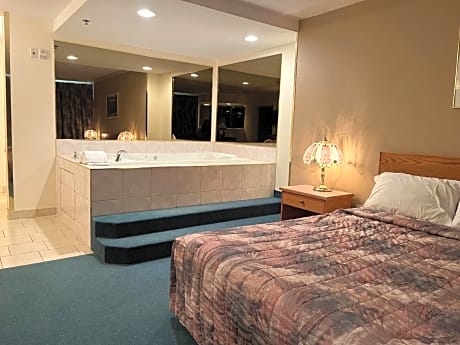 King Room With Kitchen And Jetted Tub 