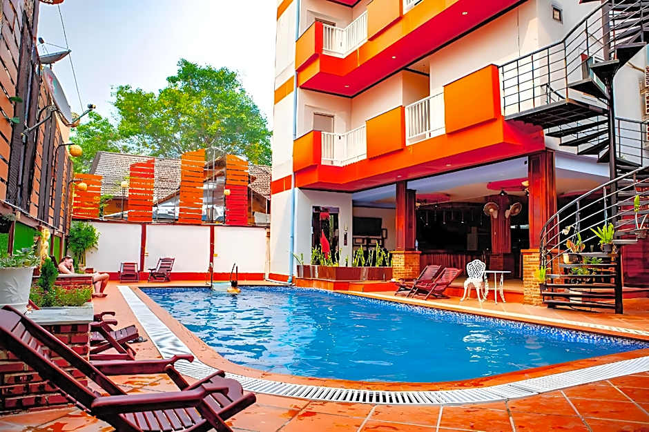 Ruby Riverside Hotel & Hostel