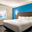 La Quinta Inn & Suites by Wyndham Madison American Center