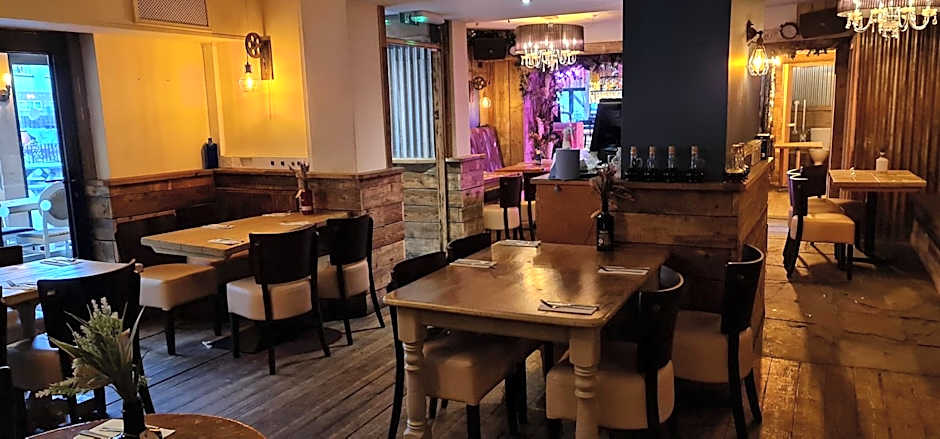 The Waterside Bar, Rooms & Restaurant