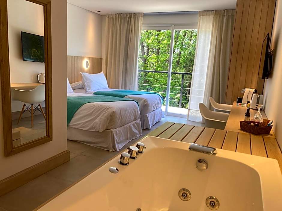 Live Hotel Boutique (Adults only)