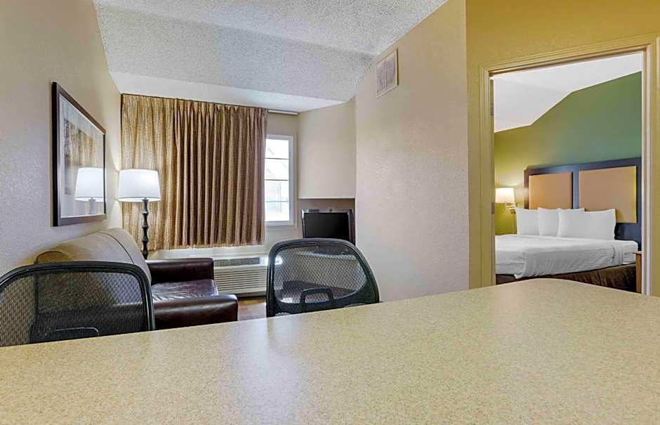 Extended Stay America Select Suites - Providence - Airport