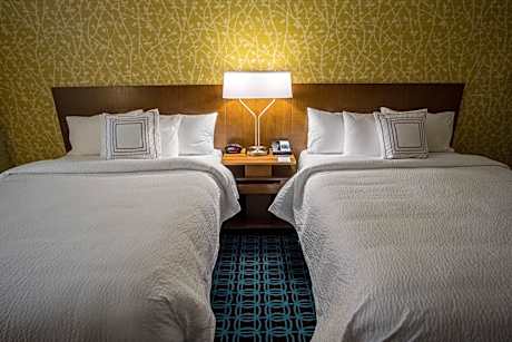 Queen Room with Two Queen Beds - Hearing Accessible
