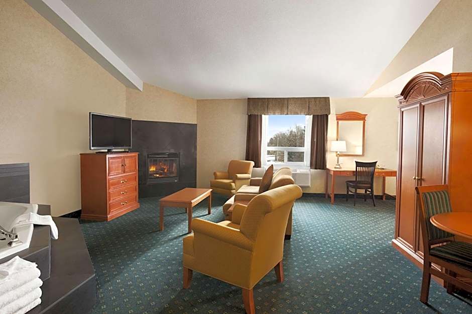 Travelodge by Wyndham Strathmore