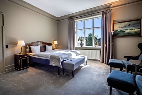 Royal Standard Deluxe Room