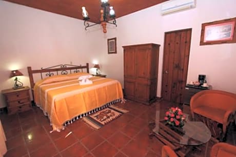 Junior Suite (2 Adults)