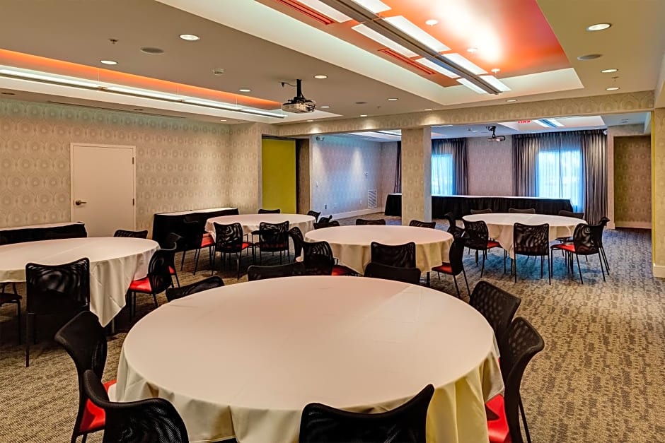 Hotel Indigo Columbus Architectural Center By IHG