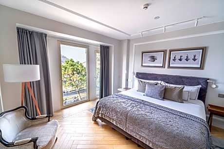 Double Room Port View