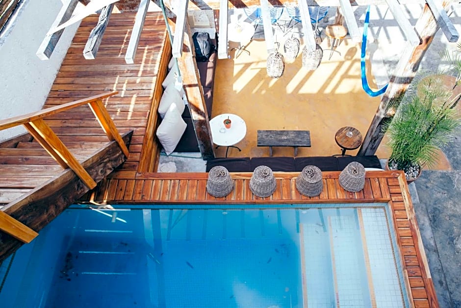 Teetotum hotel