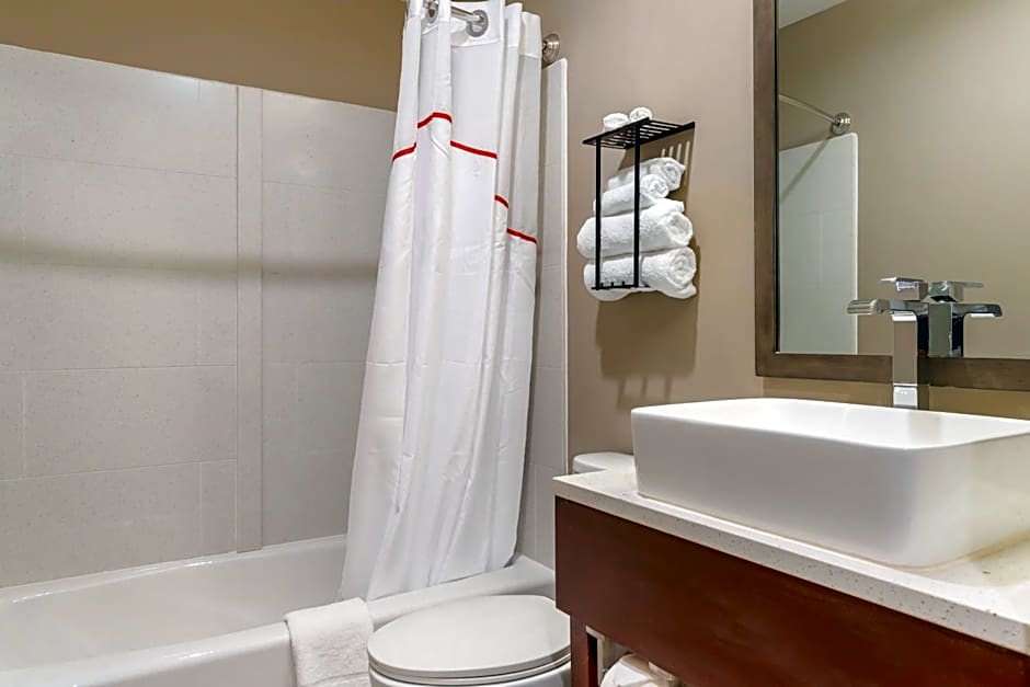 Red Roof PLUS+ Jamaica, NY - JFK Airport 