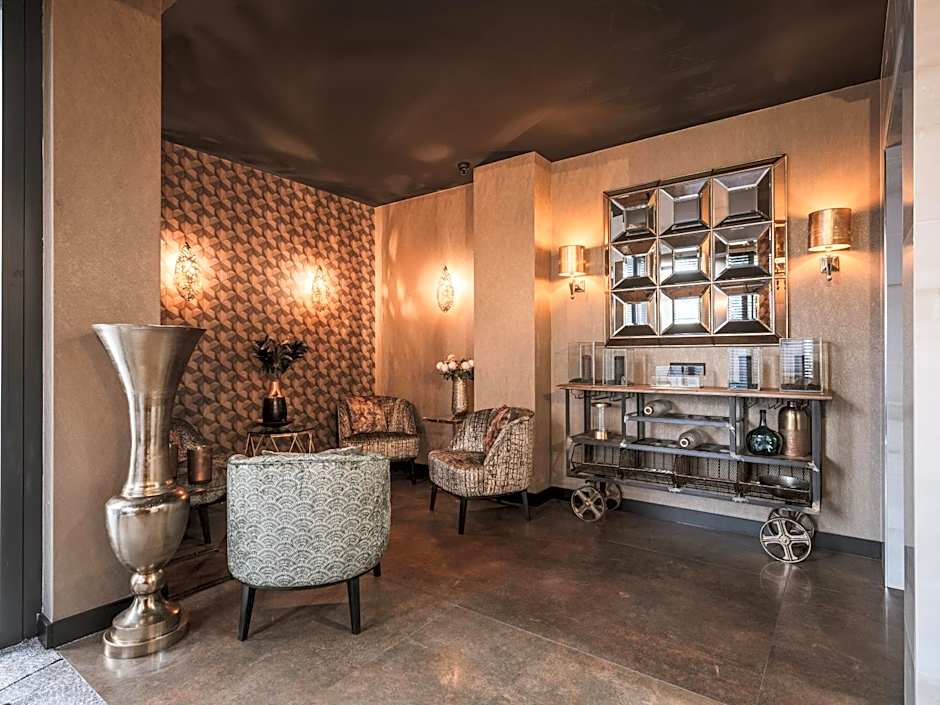 Art Suites Luxury Hotel