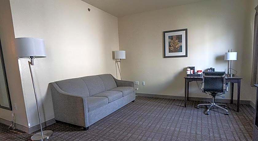 Cobblestone Inn and Suites Sheldon