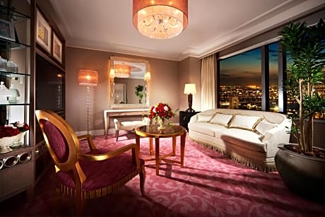Junior Suite (4 Adults) - Non-Smoking