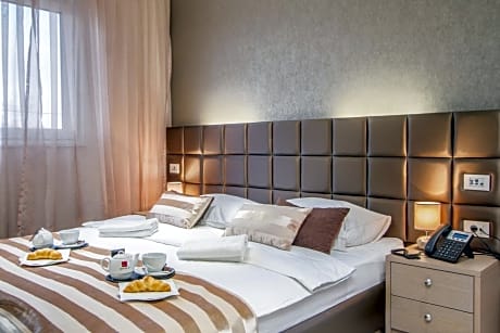 Royal Airport Hotel