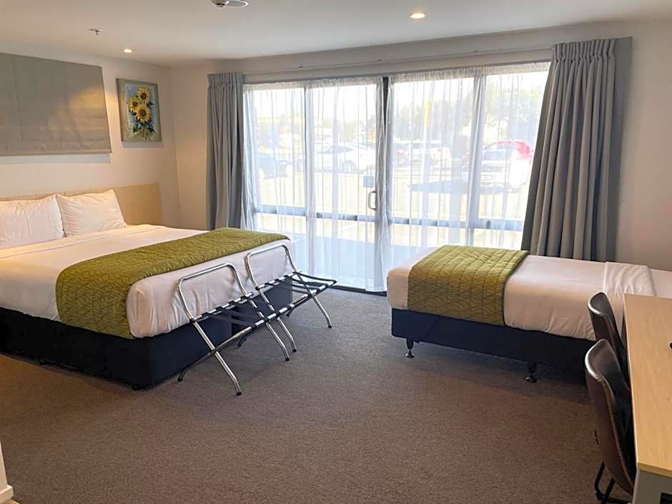 2 on Whiteleigh and 239 on Lincoln Motel