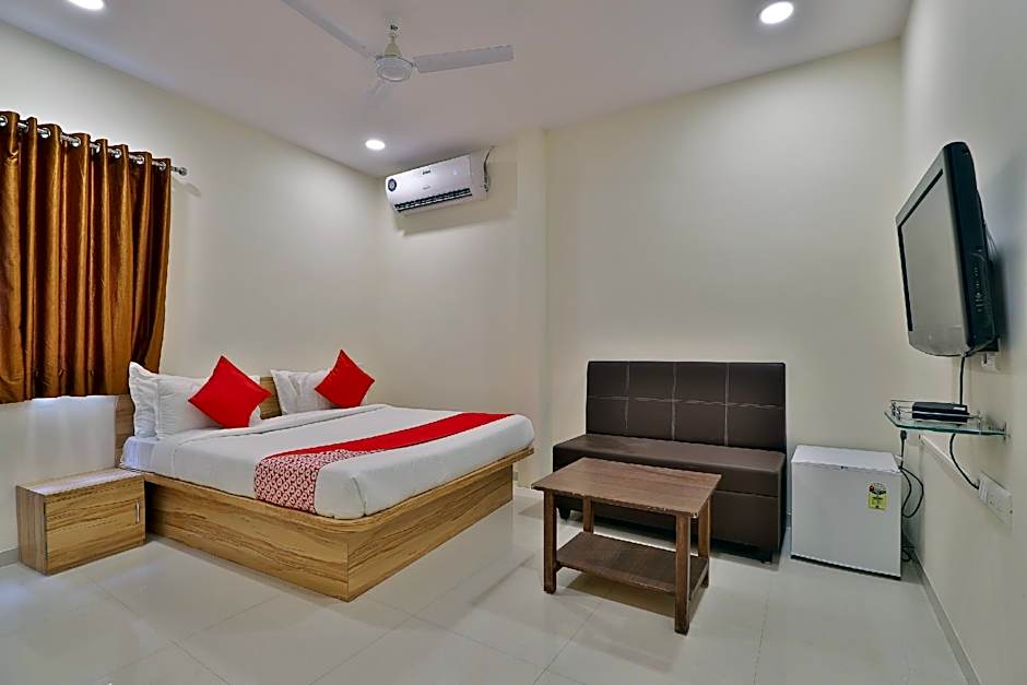 Hotel Radhanand by OYO Rooms – Ahmedabad, TN