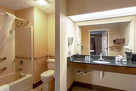 2 Double Beds, Nonsmoking, Accessible