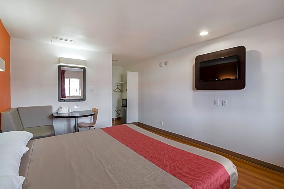 Motel 6-El Paso, TX - Airport - Fort Bliss