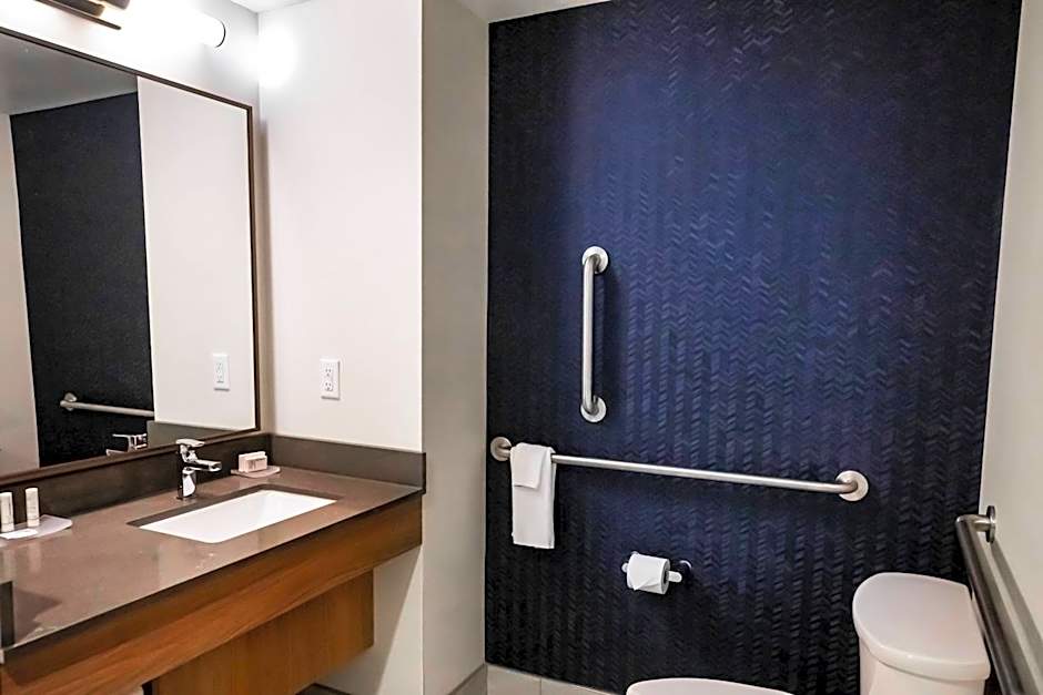 Fairfield by Marriott Inn & Suites Louisville Airport