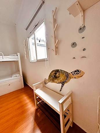 Bed in 6-Bed Mixed Dormitory Room