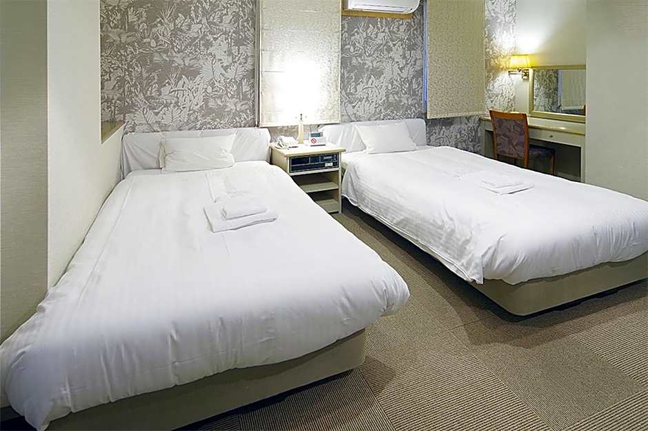 Leo Plaza Hotel