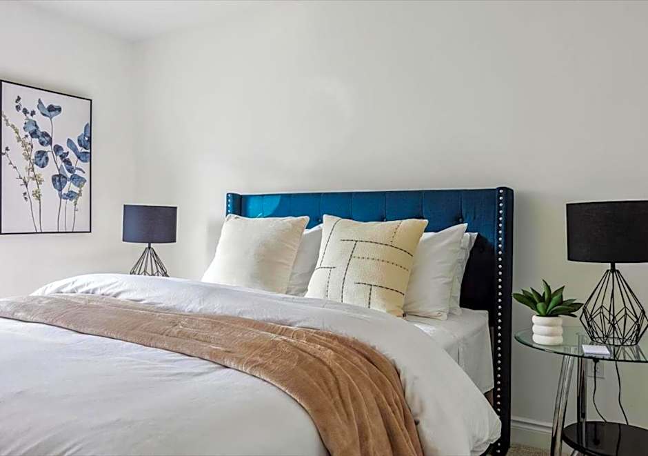 Luxurious and Beautiful, Barrie