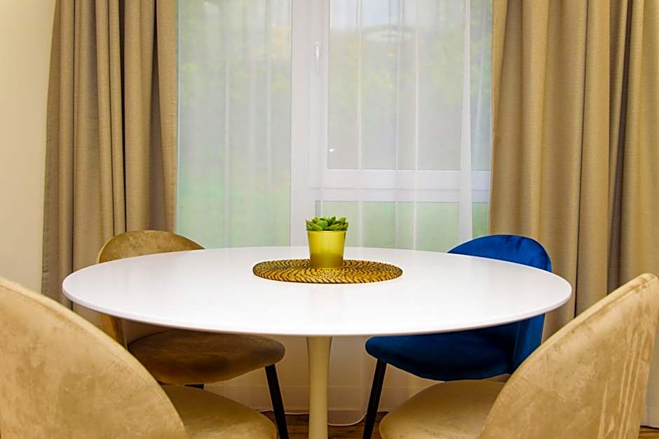 Hotel TwentyFour Living