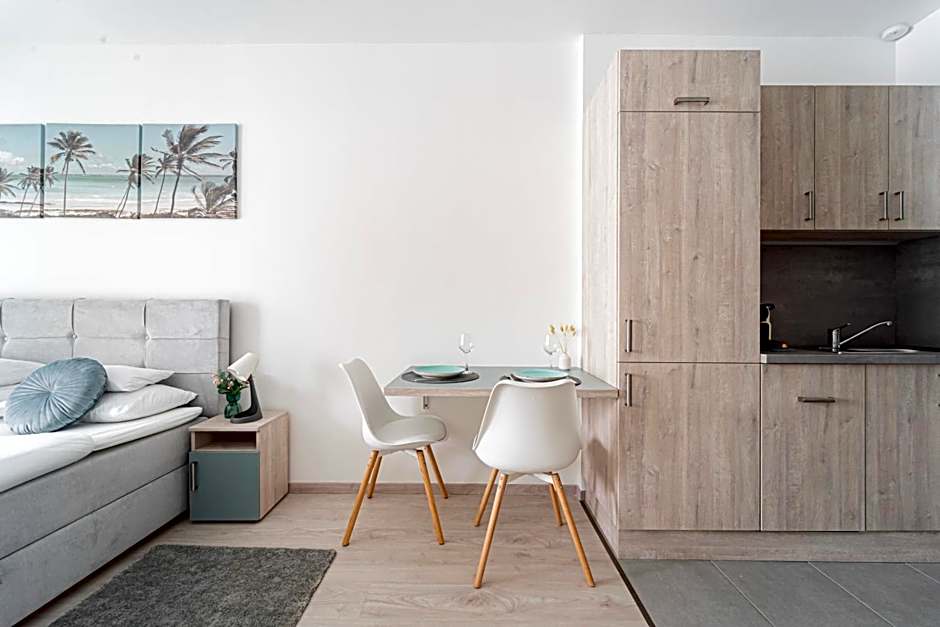 WestSide Garden Apartments by FirstHost