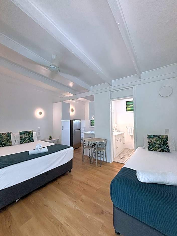 Photo 1 of 14 of Superior 2 Beds