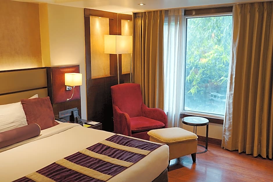 Regenta Central The Crystal Kanpur