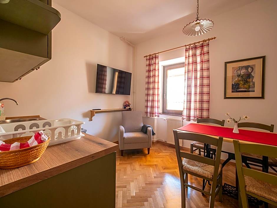 Berghi Hotel and Apartments