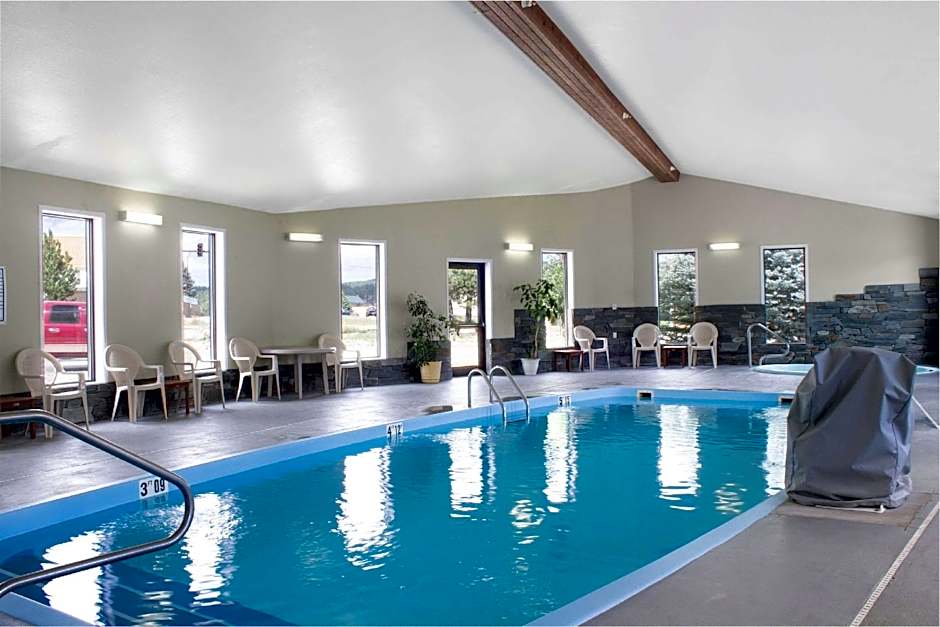 EverSpring Inn & Suites