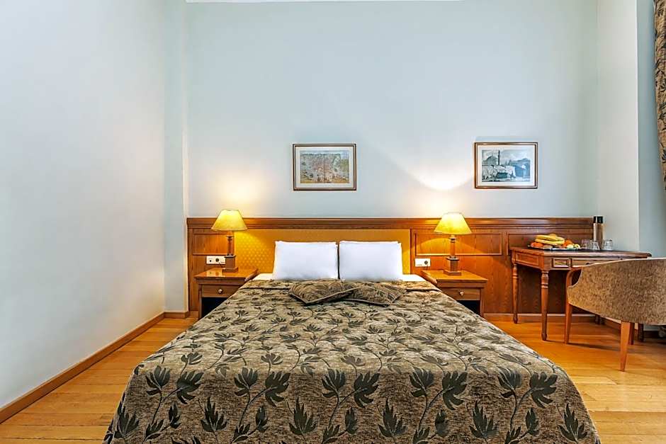 Minerva Premier Hotel